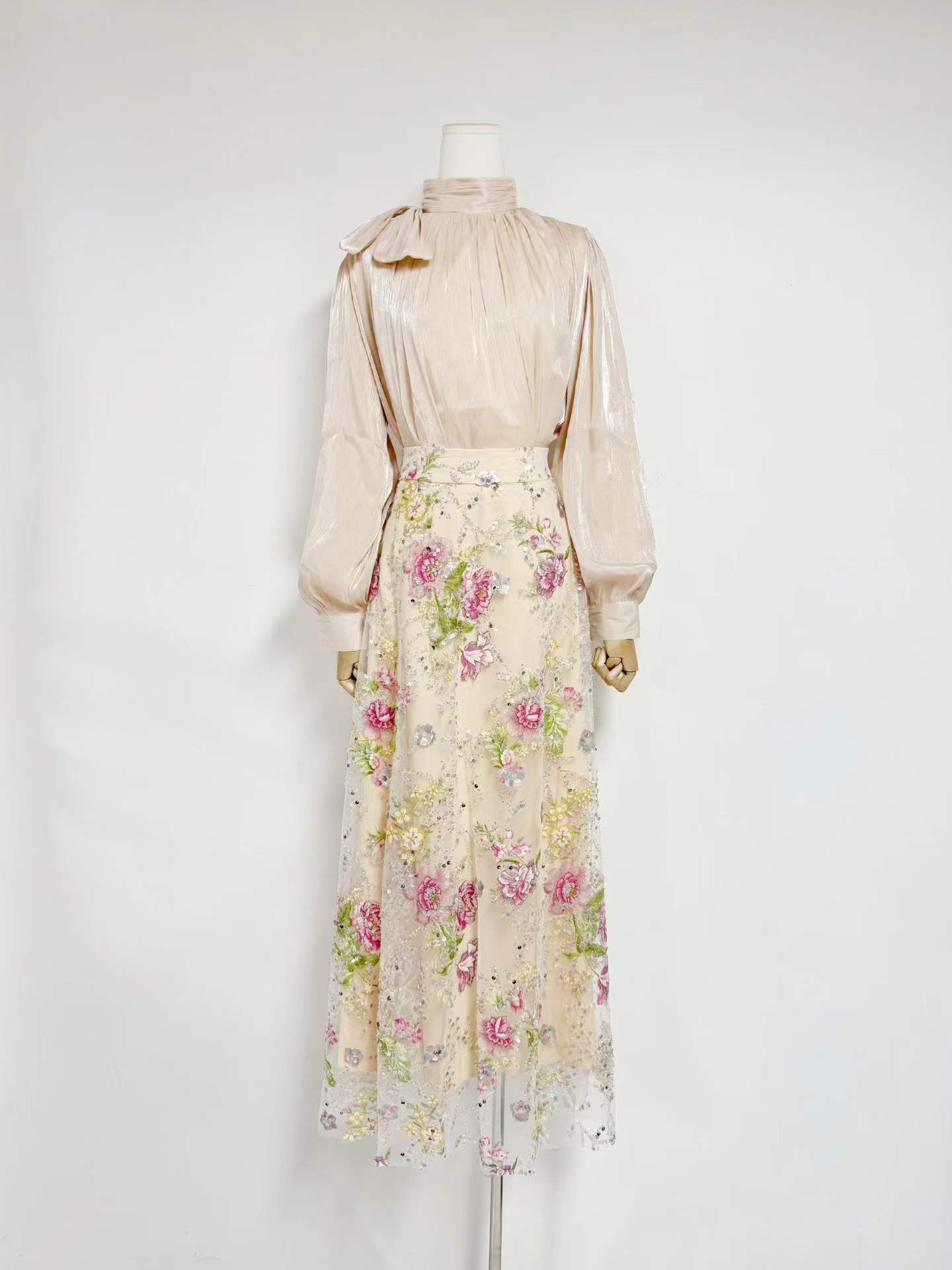 VGH Elegant Chic Black Floral  - Women Formal Wear Set 评论和价格