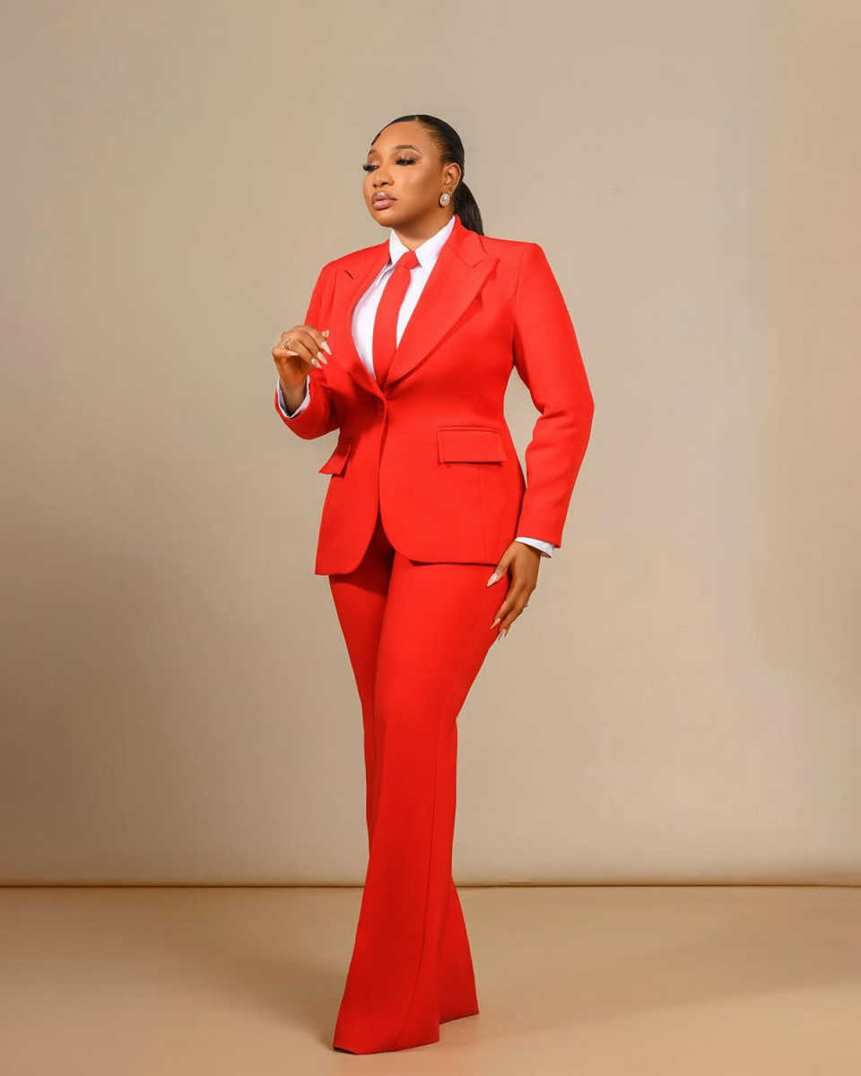 Customized Plus Size Women Bla - Women Formal Wear For Plus Size 评论和价格